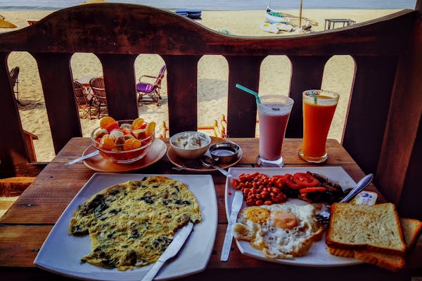 É verão: especialistas dão dicas de cuidados com a pele e alimentação