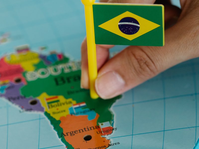 Saiba para quais países os brasileiros podem viajar apenas com a carteira de identidade