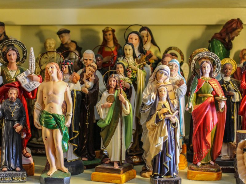 10 santos pouco conhecidos com histórias surpreendentes