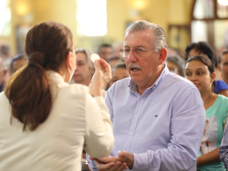 Além dos Dez Mandamentos: os cinco compromissos que sustentam a vida espiritual do católico