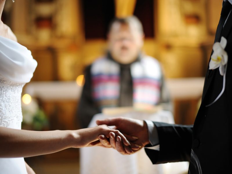 O que pode e o que não pode ser feito no casamento na Igreja