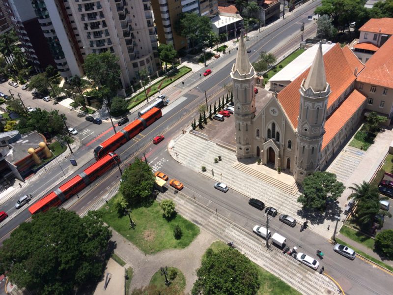 Lugares para celebrar a fé e o aniversário de Curitiba, sede da Obra Evangelizar