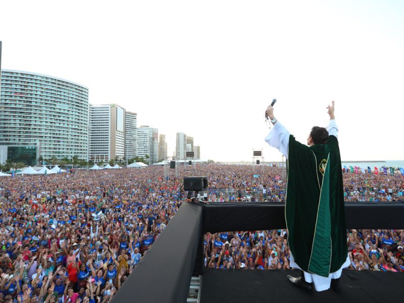 XVI Evangelizar Fortaleza promete reunir milhares de fiéis na Praia de Iracema