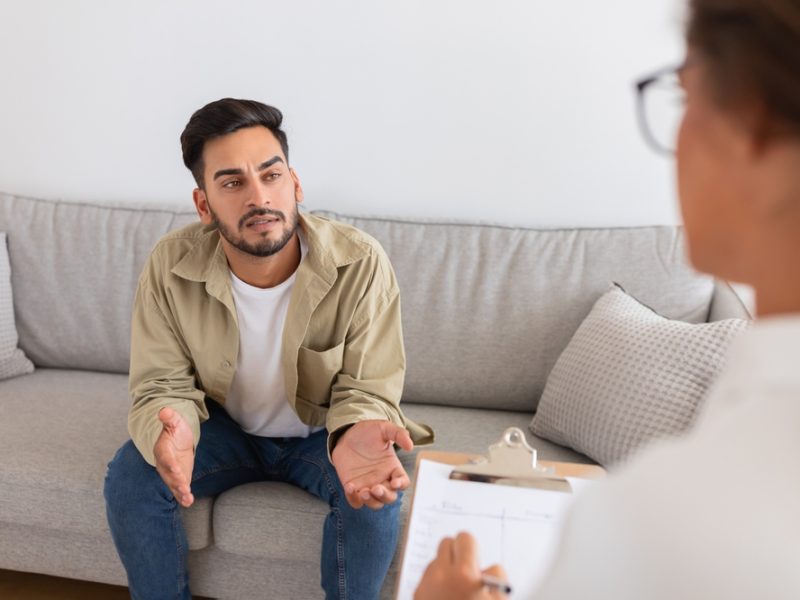 Serviços de apoio emocional e espiritual: conheça o CVV, a Pastoral da Escuta e o Aconselhamento Espiritual