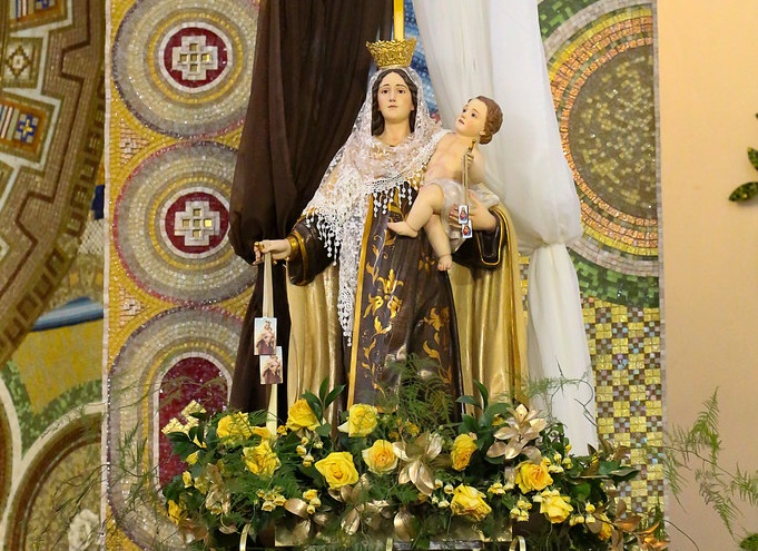 Ano de Nossa Senhora do Carmo: reflexões e súplica no mês de dezembro