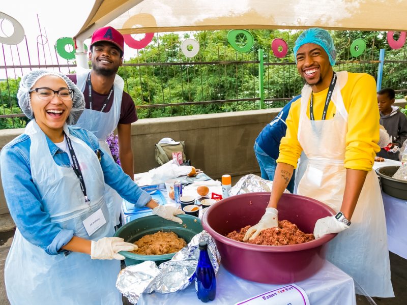 Voluntariado: um gesto de amor que transforma vidas e inspira solidariedade