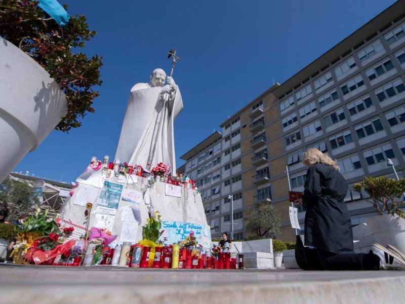 Papa agradece fiéis em mensagem de áudio