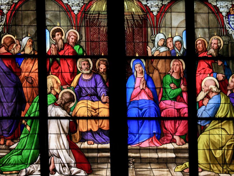 Como são feitos os vitrais das igrejas católicas e onde ver os mais belos do mundo