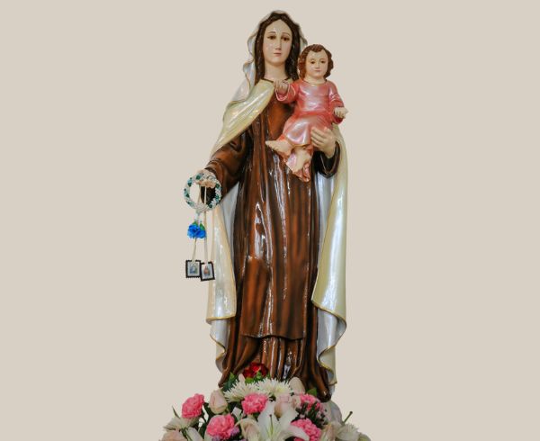 Mãe do Carmelo, dai-nos um coração acolhedor