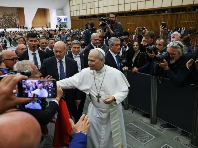 “Chefe novo, emprego novo” — mitos, verdades e o que o Conclave pode ensinar ao mundo corporativo