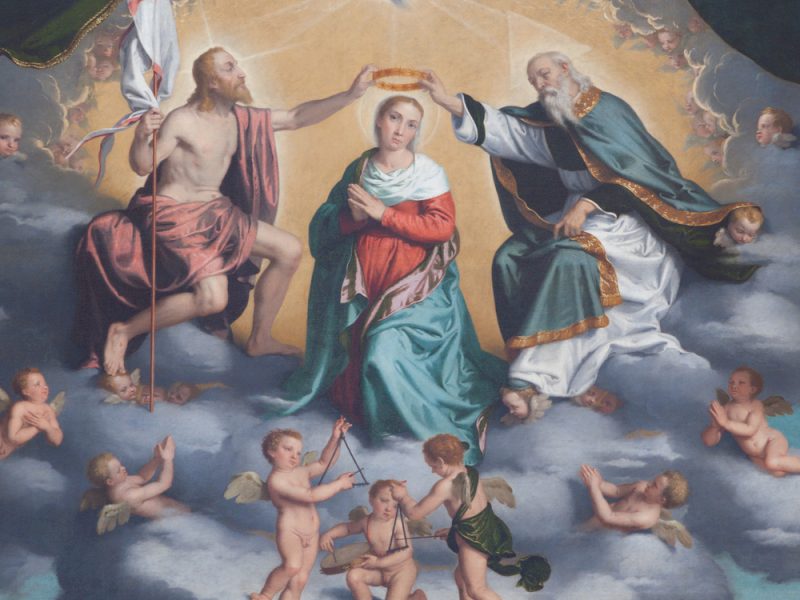 Nossa Senhora Rainha: quem a coroou no Céu?