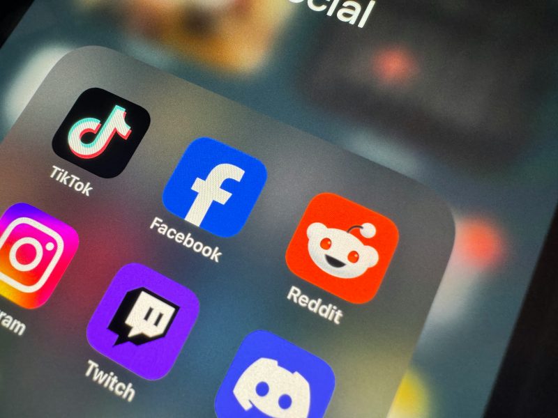 Uso excessivo das redes sociais pode variar em termos de produtividade, sono e saúde mental