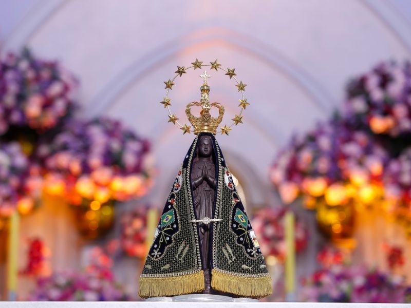 Nossa Senhora Aparecida recebeu presentes de Papas e a patente de Generalíssima