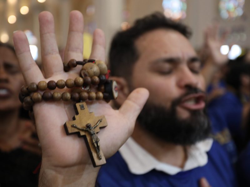 Quem são os missionários da Associação Evangelizar é Preciso e como vivem sua missão