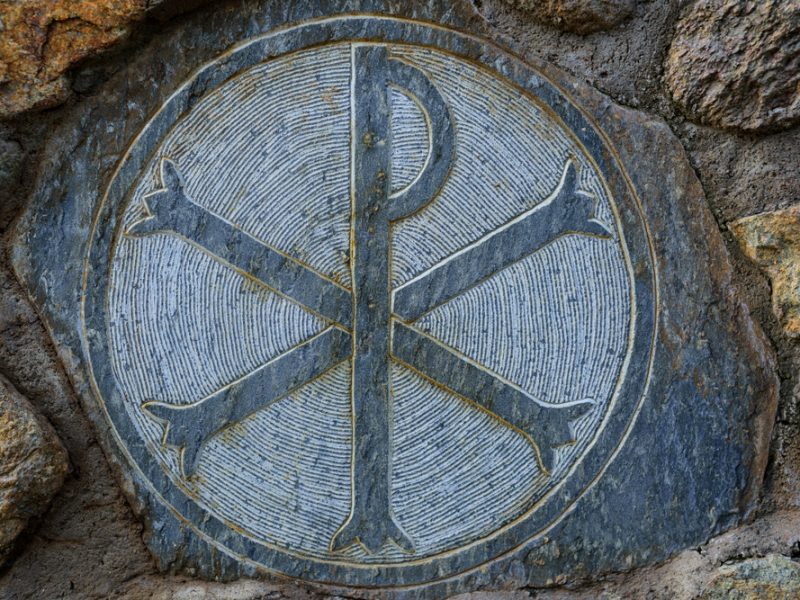 O que significa o símbolo PX? Origem, sentido cristão e onde ele aparece na Igreja