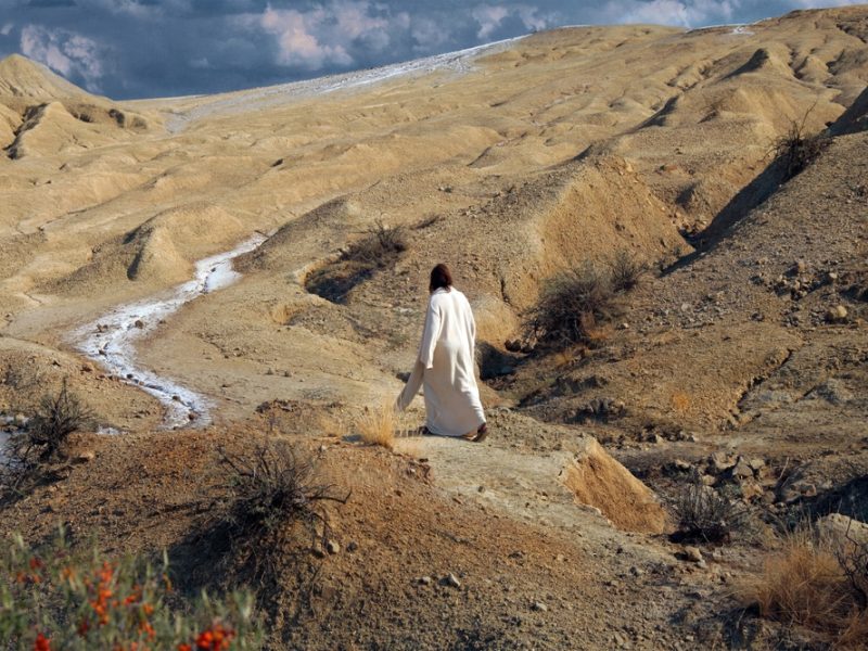 Por que Jesus se afastava para rezar? O que o silêncio de Cristo revela sobre sua missão