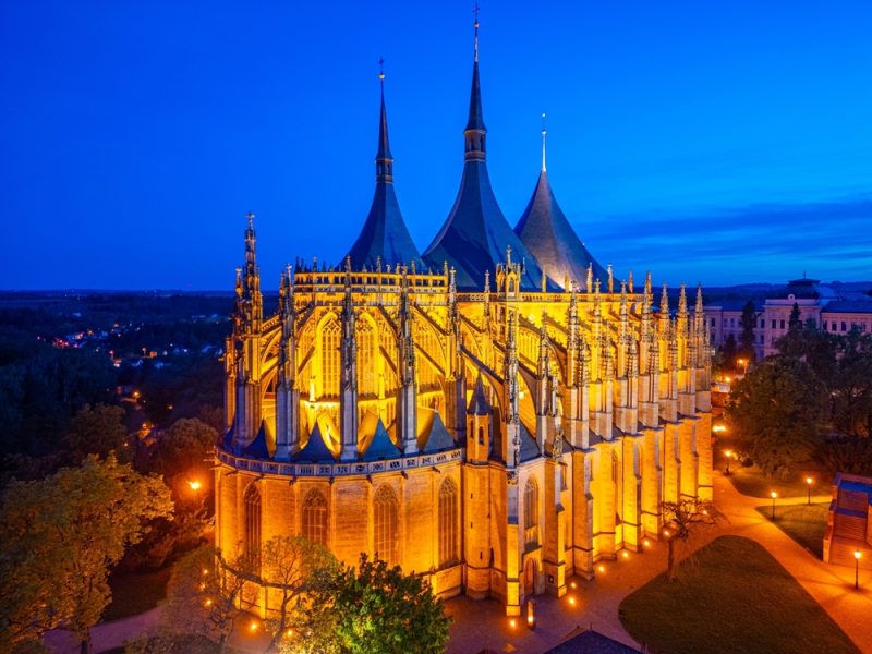 Como é a catedral gótica de Santa Bárbara, em Kutná Hora