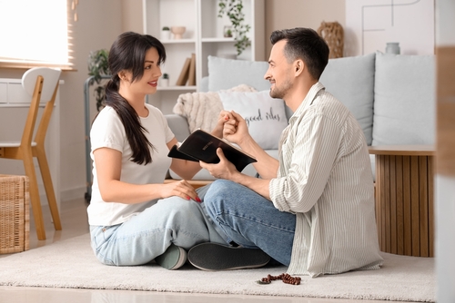 Cinco versículos para ajudar no casamento em crise
