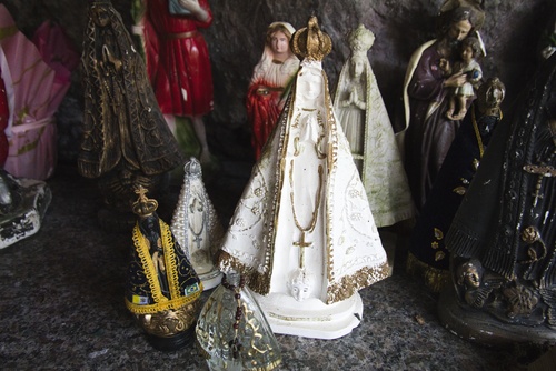 Como descartar itens religiosos de acordo com a orientação católica