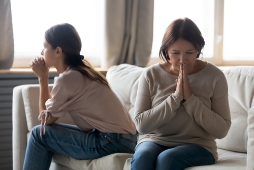 Três orações para restaurar a paz dentro de casa