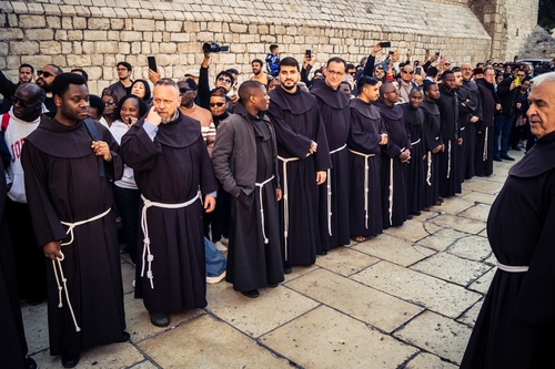 O que são as ordens mendicantes? Entenda como surgiram franciscanos, dominicanos, carmelitas e agostinianos
