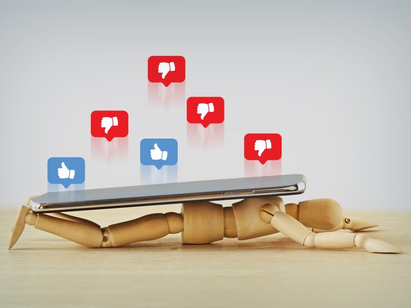 Entre a romantização e a amargura nas redes sociais, como encontrar o equilíbrio?
