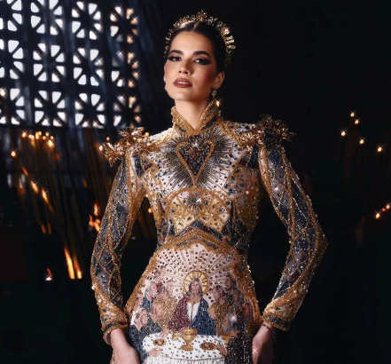 Miss encerra reinado com vestido inspirado na Última Ceia