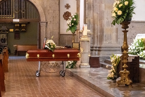 Velório é obrigatório para católicos? A dúvida que circula nas redes