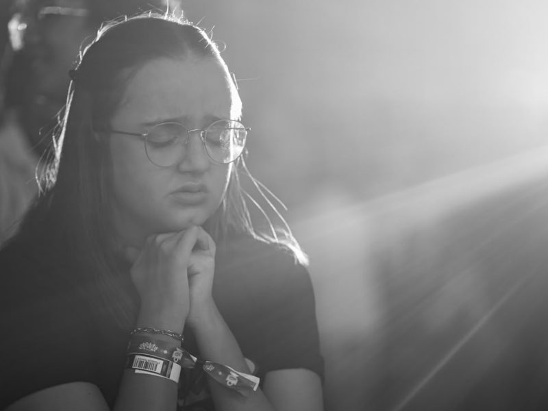 “Minha vida é muito melhor depois do acidente”: Kamila Florêncio, a jovem católica que transforma dor em testemunho nas redes sociais